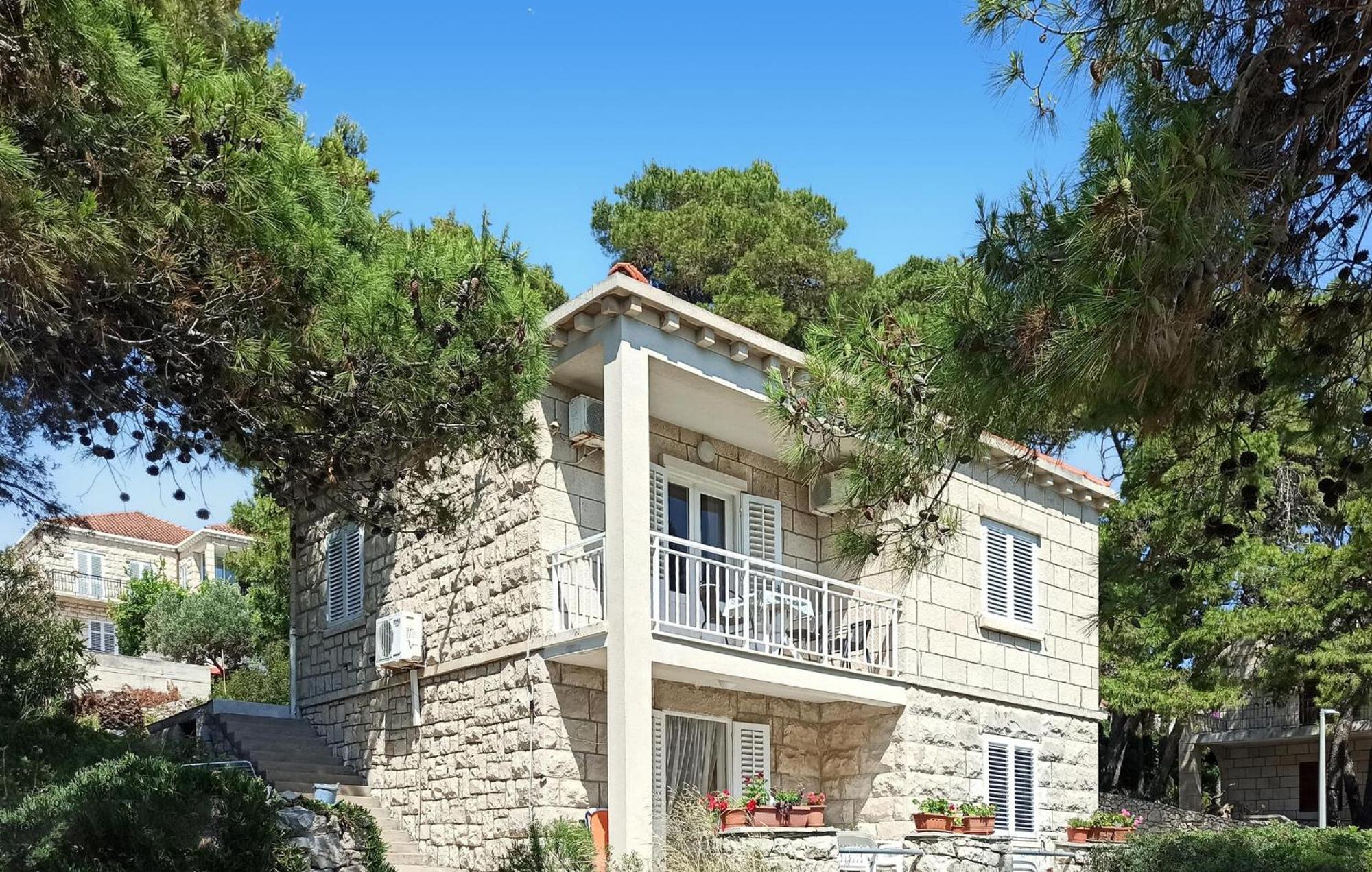 Amazing Apartment In Lumbarda With Kitchen Exterior foto